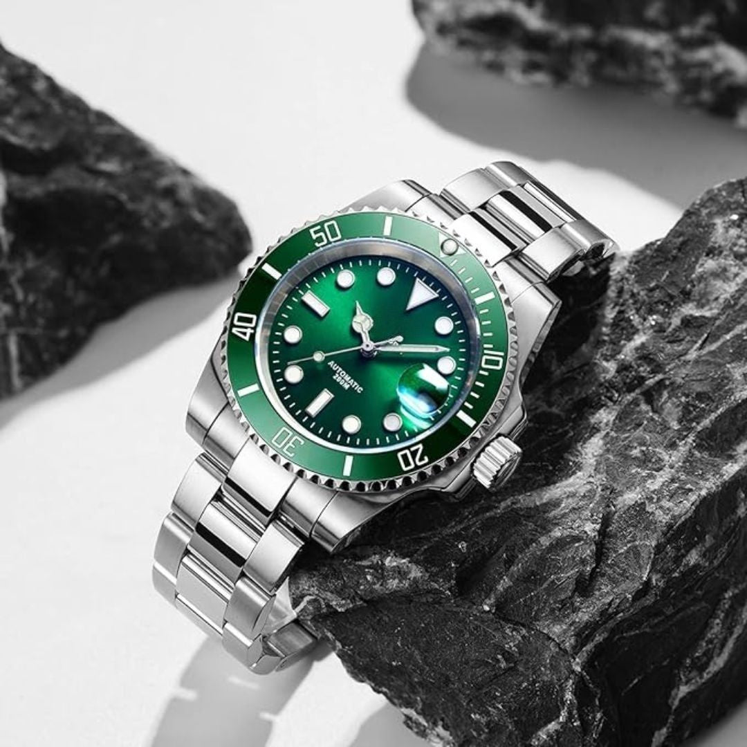 Hulk with Oyster Band